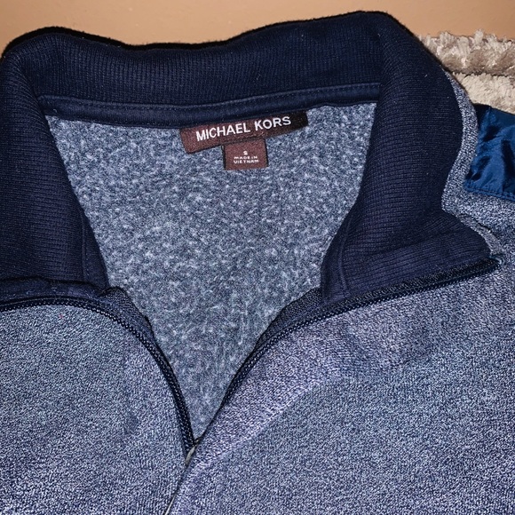 Blue comfy sweatshirt size small ( fits medium ) - Picture 3 of 3